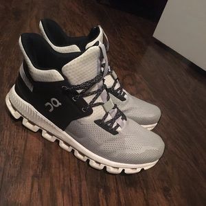 Gray/Black On Cloud Edge Hi mens size 11